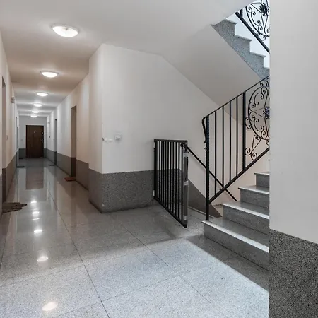 Nowy Konduktorska Z Parkingiem I Ogrodkiem - W Spokojnej Dzielnicy By Renters Appartamento *